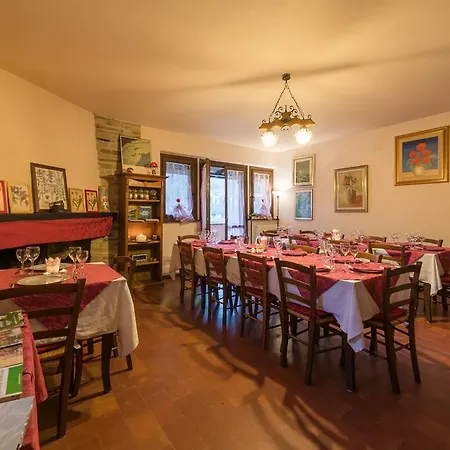 Farm stay La Dei Comacini San Severino Marche