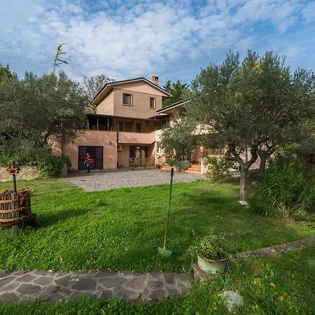 La Dei Comacini Agroturismo San Severino Marche